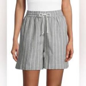 NWT BEACH LUNCH LOUNGE Linen Beach Shorts Size L. Color says Olive